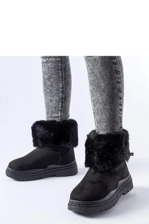Black insulated snow boots with a zipper