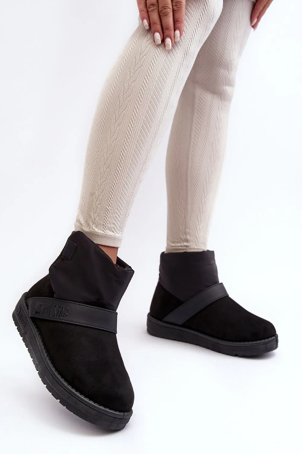 Snow boots