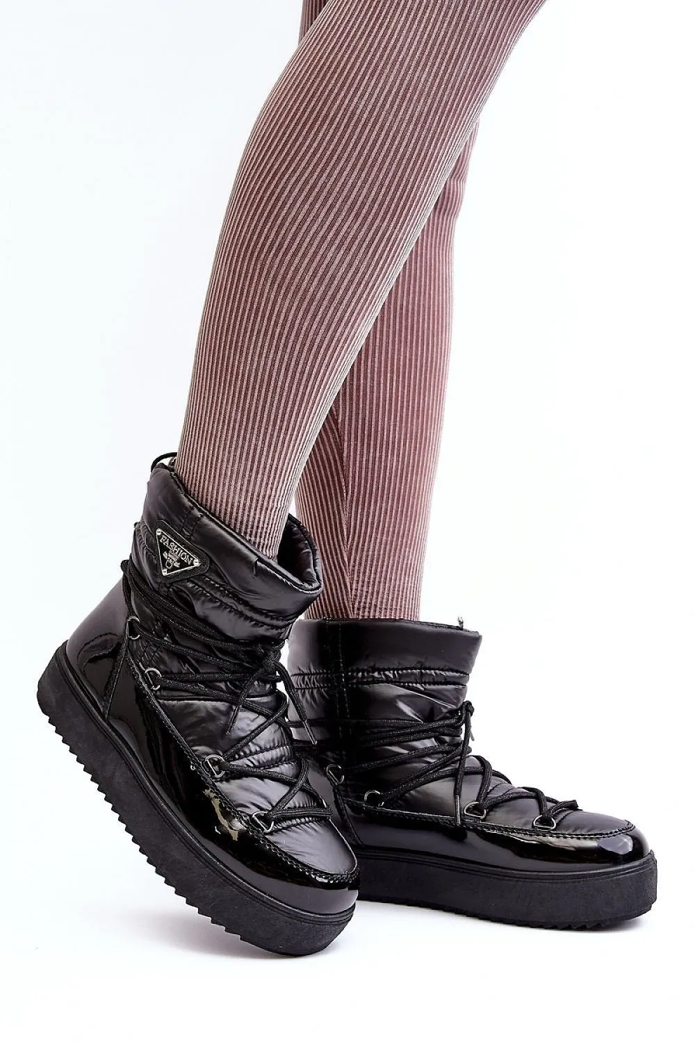 Snow boots