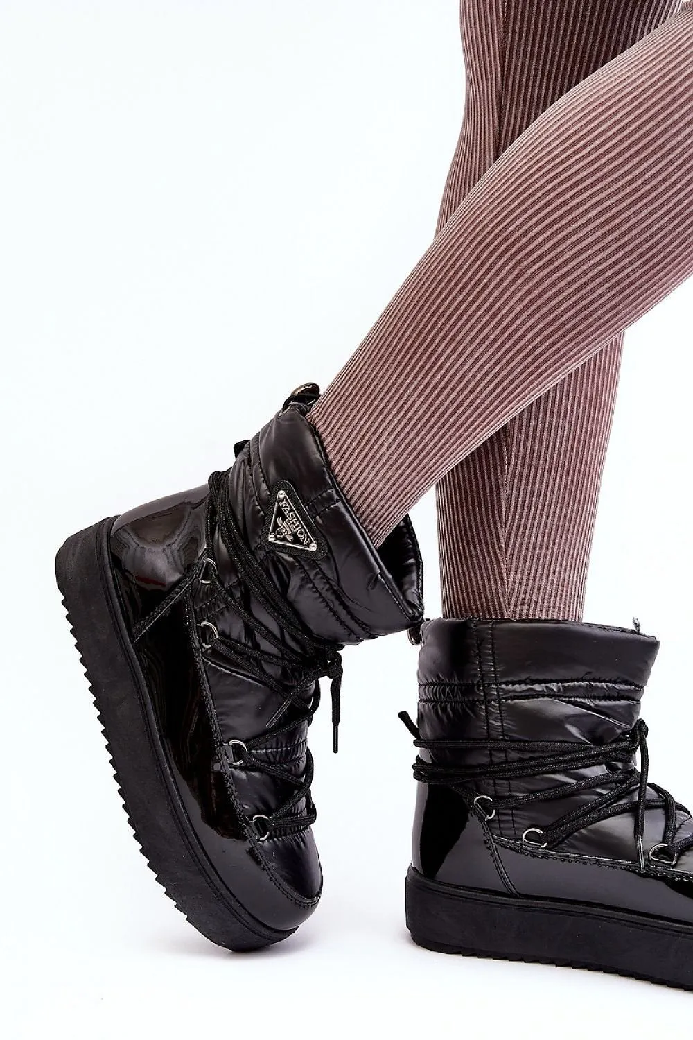 Snow boots