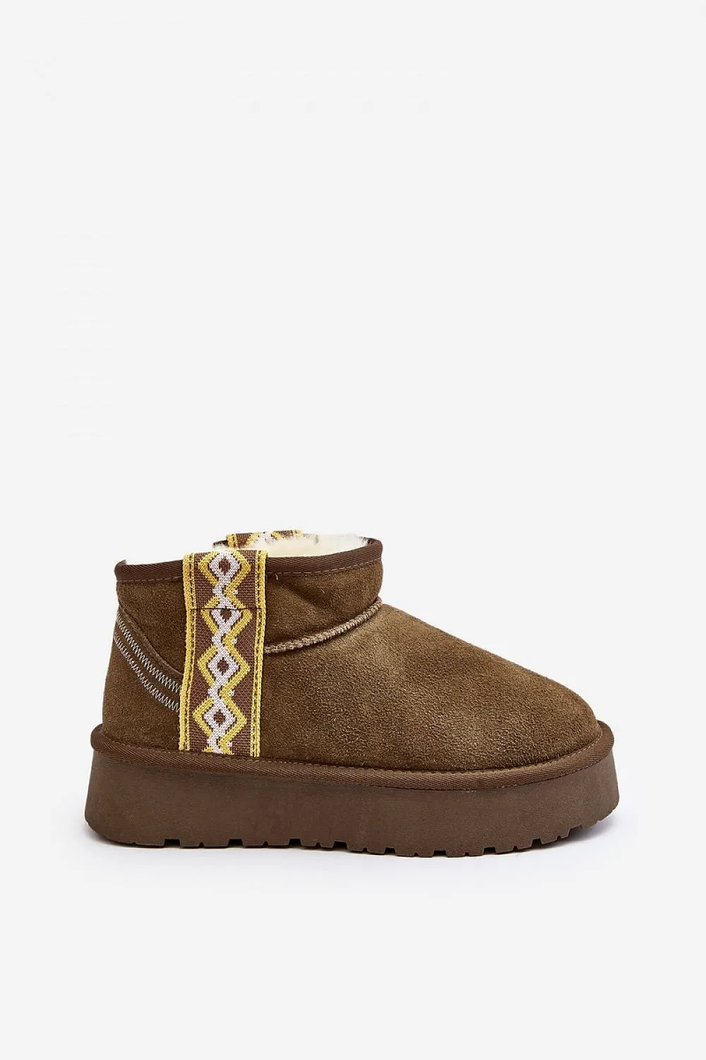 Snow boots