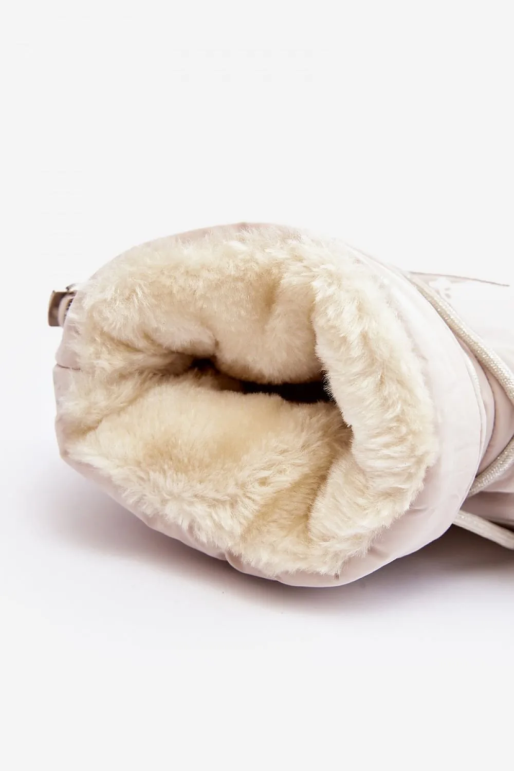 Snow boots