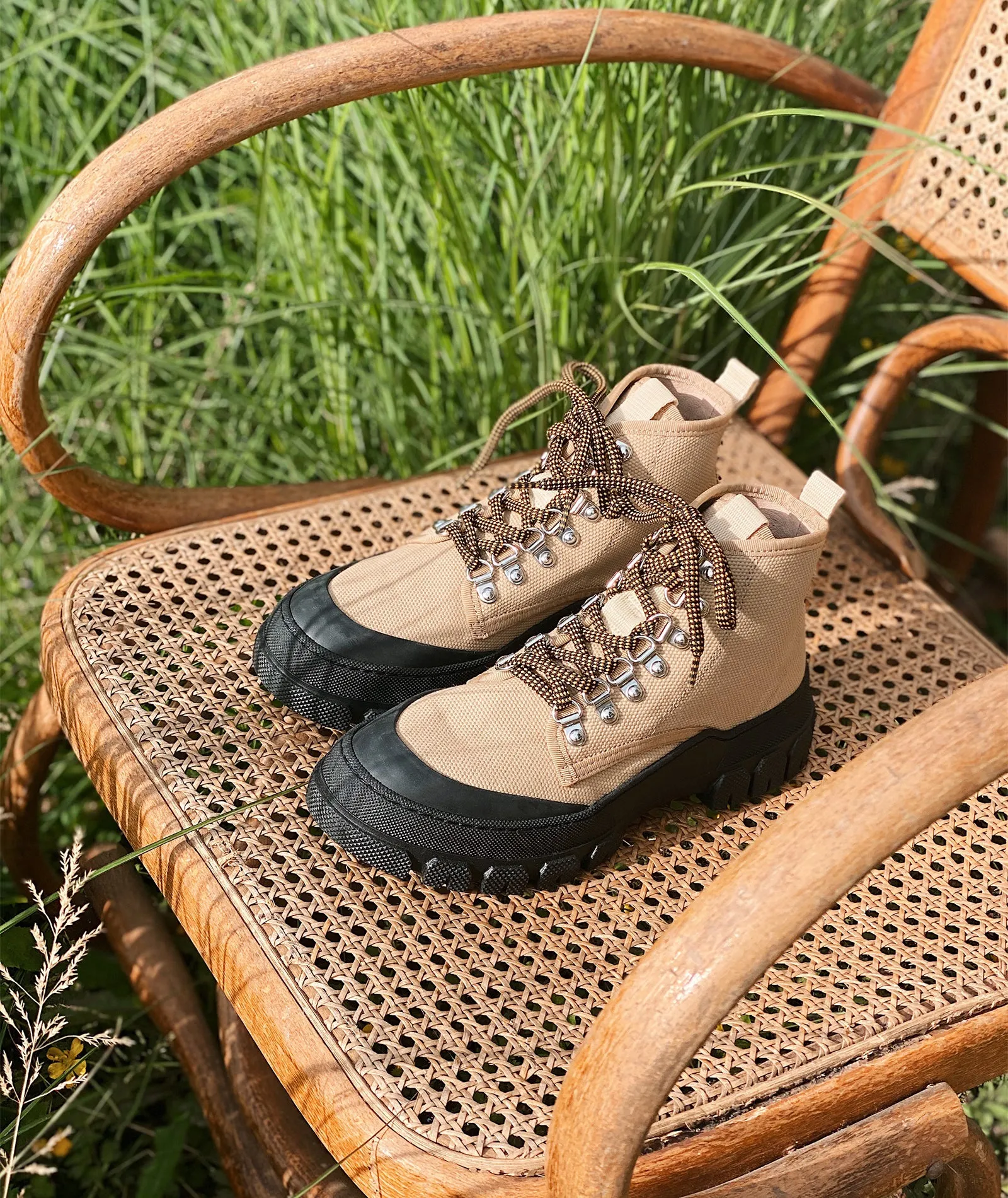 Twig High - Taupe / Black